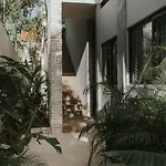 Mudra Tulum