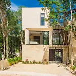 Adams Villa In Aldea Zama