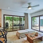 Casa Mallorca Tropical Vibes Private Pool Backyard With Grill Sunroof & Hammock Concierge & Wifi