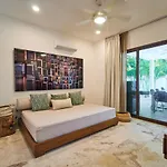 Casa Mallorca Tropical Vibes Private Pool Backyard With Grill Sunroof & Hammock Concierge & Wifi