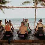 Hotel Cabanas Los Lirios Tulum