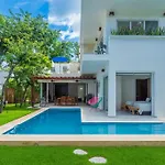Luxury Private 3Bed Villa, Garden, Pool,Security