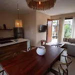 Jungle Boheme Cozy Condo - 2 Br