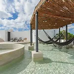 2 Bedroom Apartment + Private Pool And Roof Top Terrace