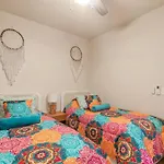Casa Ohana~3Br W/ Private Pool & Rooftop Jacuzzi, Wifi, Gym, & 5 Km To Beach