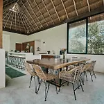 Yax\'Na House Luxury 240M2 - 12 Persons - 6 Rooms - 2 Swimming Pool - 3 Jacuzzis