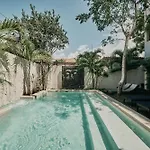 Yax\'Na House Luxury 240M2 - 12 Persons - 6 Rooms - 2 Swimming Pool - 3 Jacuzzis