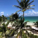 Kitesurfer\'s paradise condo&jacuzzi&deck&pool