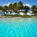 Loft Izel Sleeps 4 With Beach Club Access, Close To La Veleta