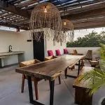 Downtown Delight -Roof With Pool & Bbq & Jungle Gym