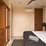 Luxury 3 Bdr Apartment With Gym And Rooftop Pool