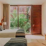 Condos Watal - Relax, Unwind In Style And Comfort, Private Pool, 24Hr Concierge