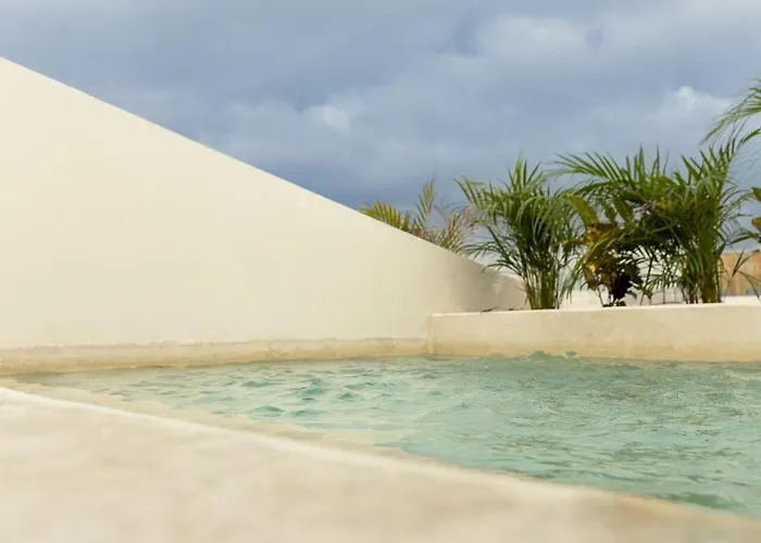 Private Pool And Rooftop For 3