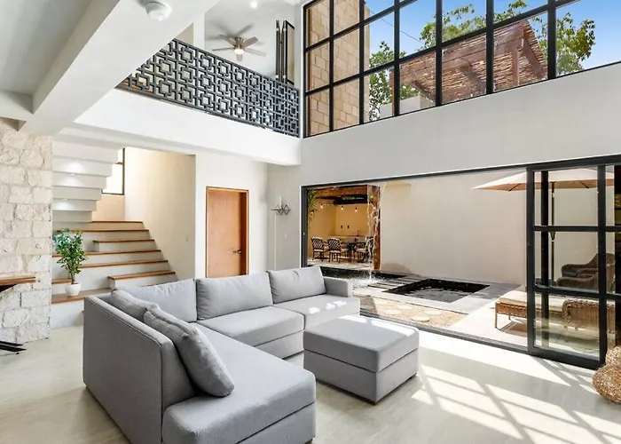 La Selva Minutes From Beach