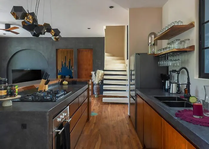 Maison Siscolino 4Bdrm W/ Swimup & Rooftop Pools