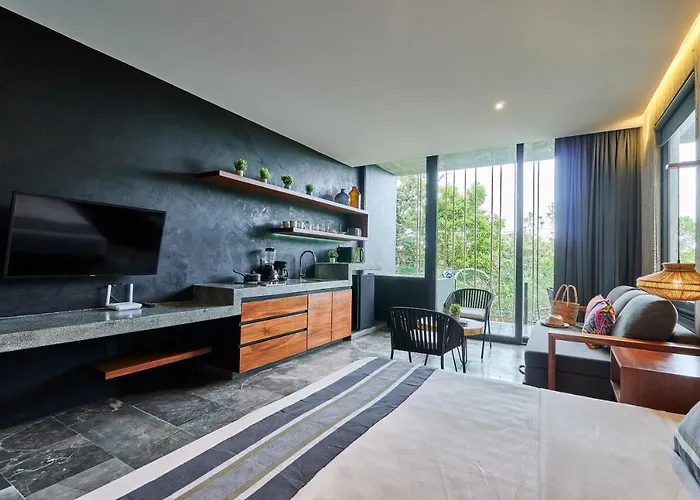 James Bond - Centric Studio & Private Plunge Pool & Beach Club Access