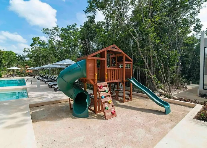 Casa Ohana~3Br W/ Private Pool & Rooftop Jacuzzi, Wifi, Gym, & 5 Km To Beach