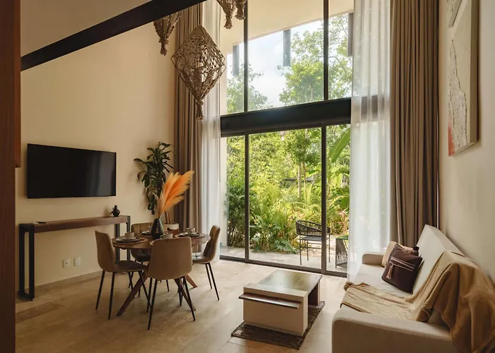 Luxury Jungle Loft With Gym, Pools And Rooftop Terrace