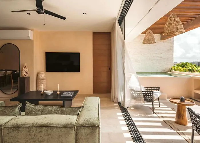 Luxury 3 Bdr Apartment With Gym And Rooftop Pool
