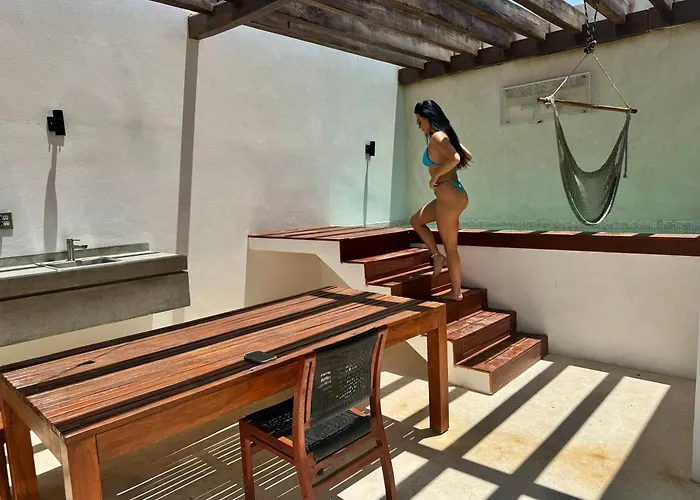 Luxury 4Br Villa With 3 Pools & Paddle Court, Karanda