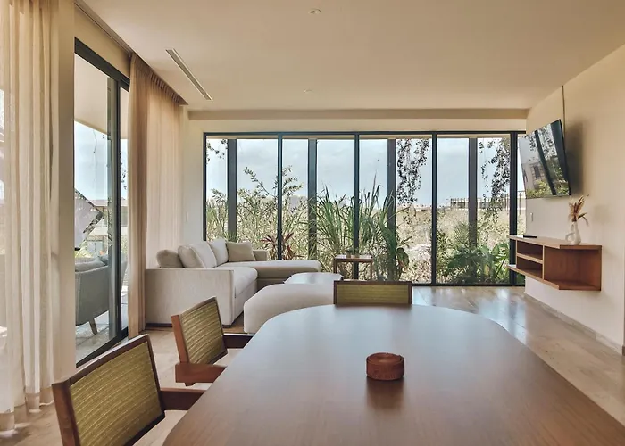 Lux Apartment Free Beach Shuttle,Gym,Private Pool