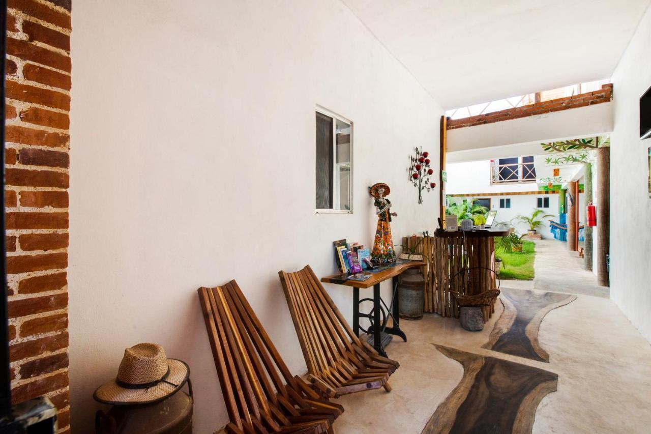 Oyo Jarro Café Hotel 2*