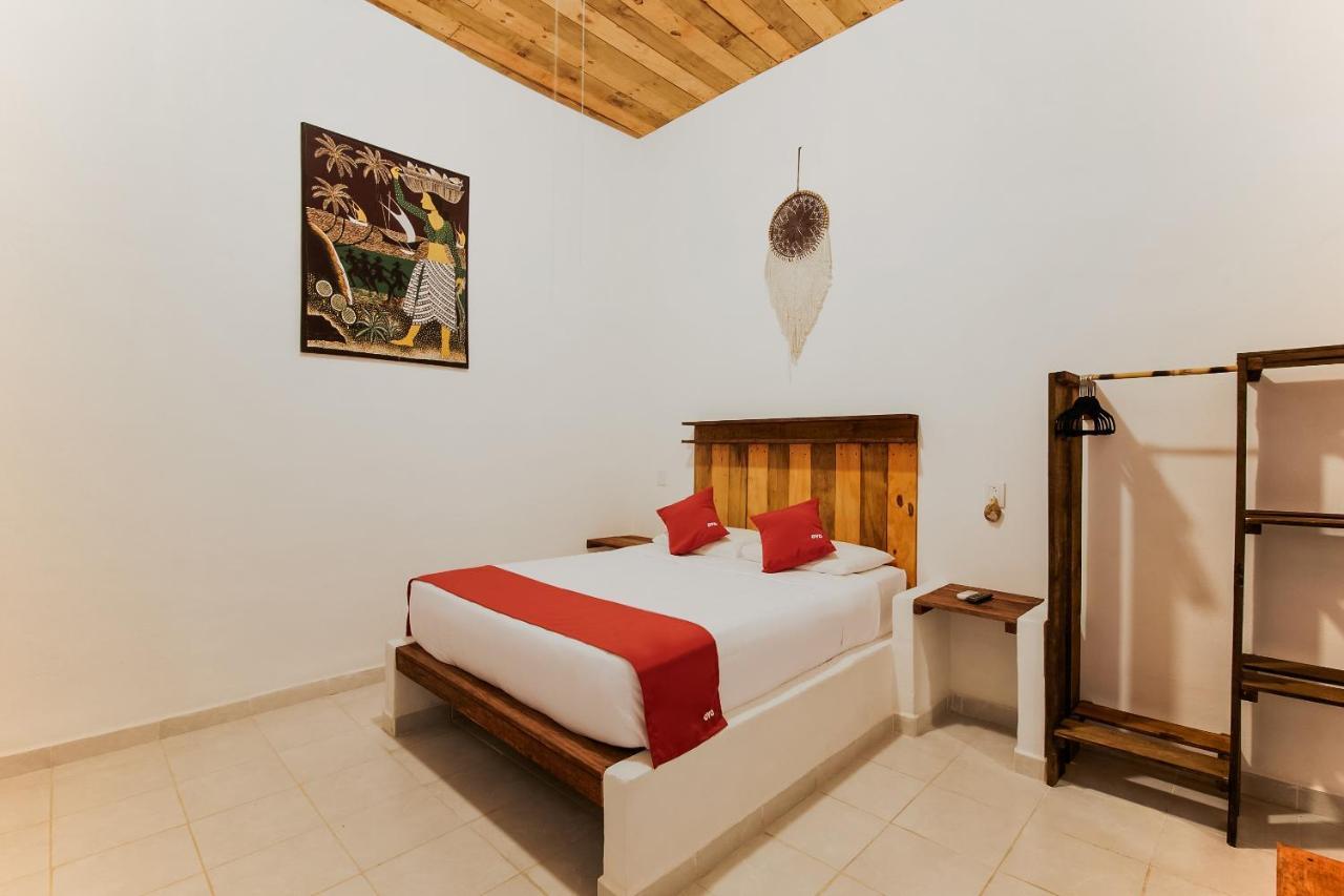 Oyo Jarro Café Hotel