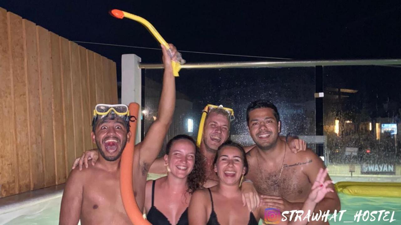 Straw & Rooftop Bar Hostal