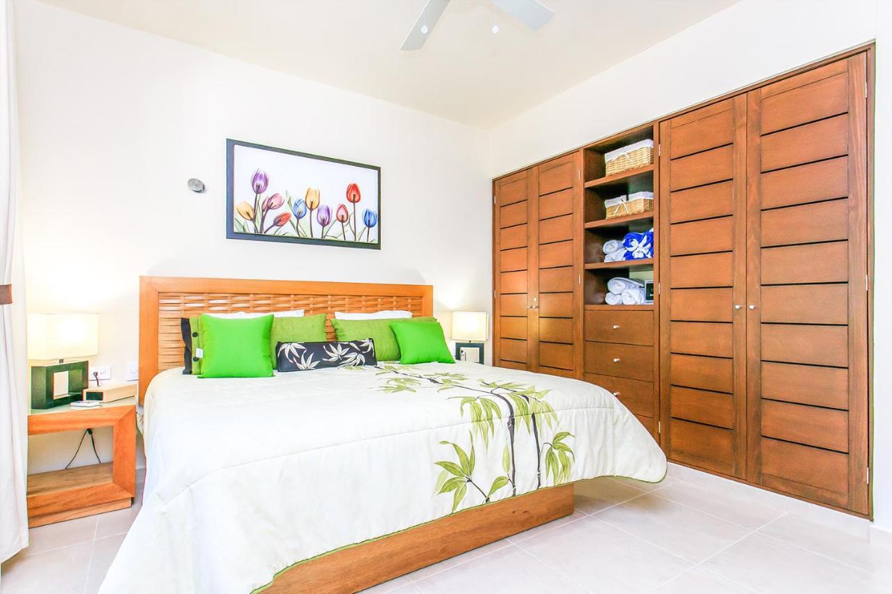 Apartamento Complex With An Alluring Pool & Tropical Vibes By Stella Rentals!