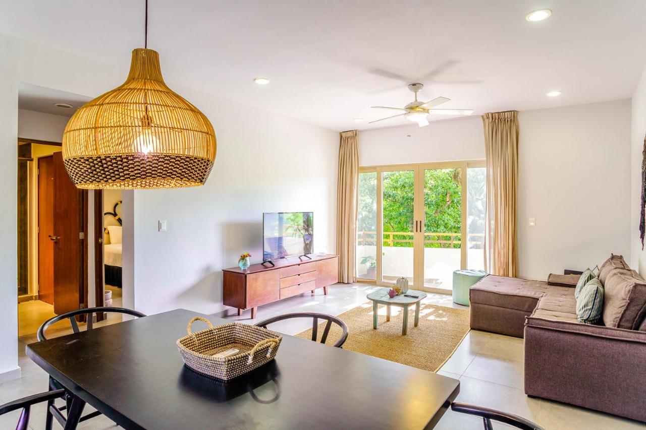Complex With An Alluring Pool & Tropical Vibes By Stella Rentals! Apartamento