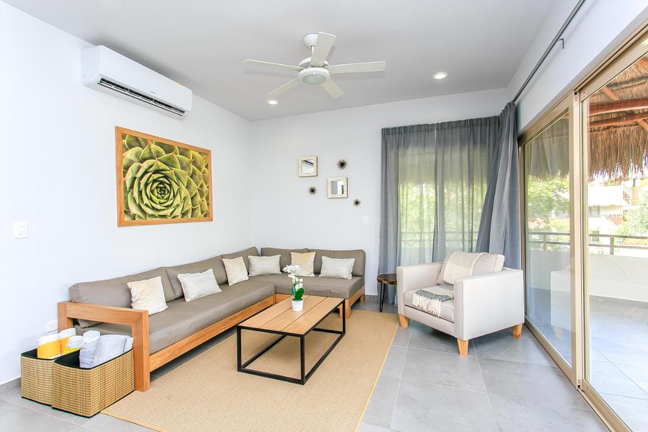 Complex With An Alluring Pool & Tropical Vibes By Stella Rentals! Apartamento