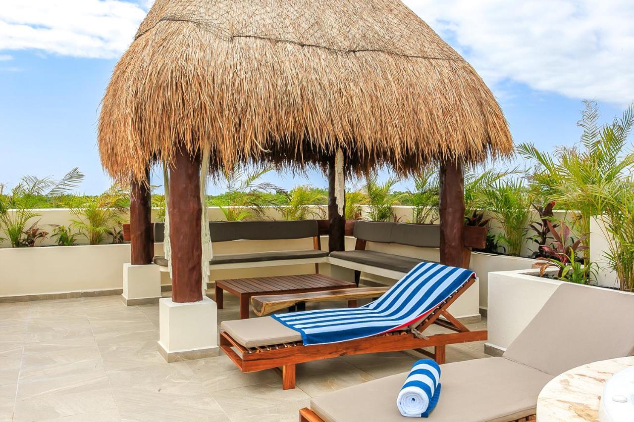 Complex With An Alluring Pool & Tropical Vibes By Stella Rentals! Apartamento