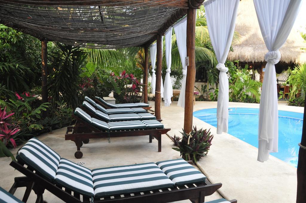& Gardens Hotel
