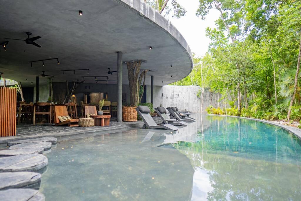 Essentia Luxury Jungle 2br With Private Pool *