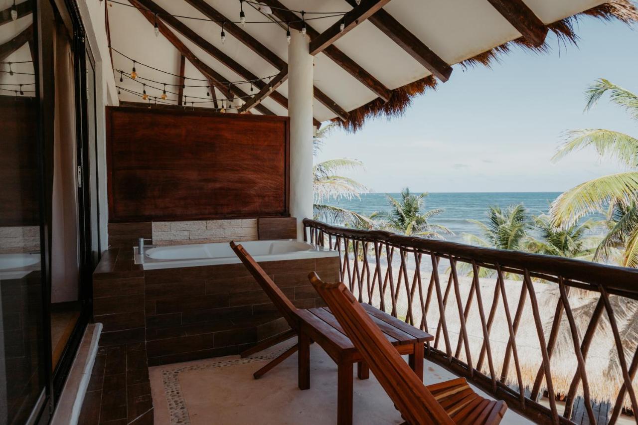 Hotel Lirios