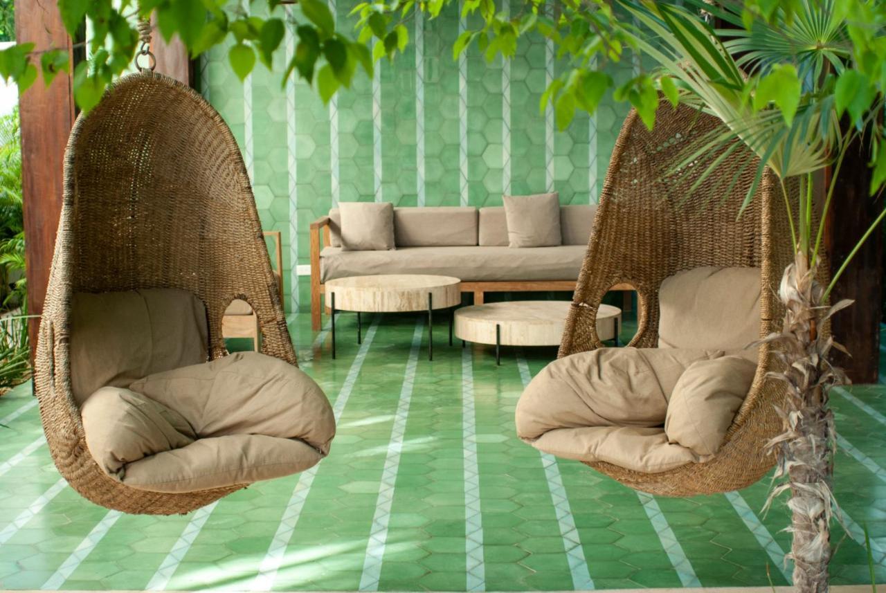 Omara Apartment *