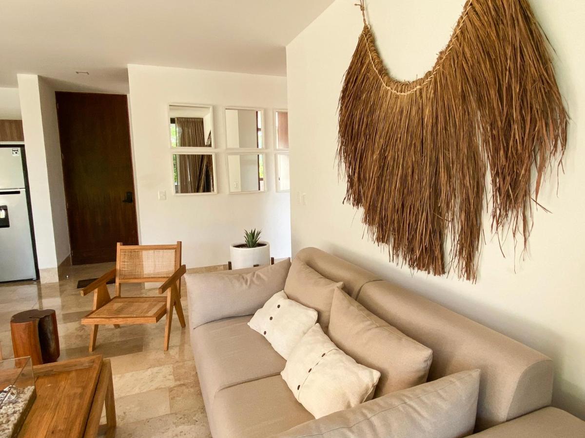 Omara Apartment *