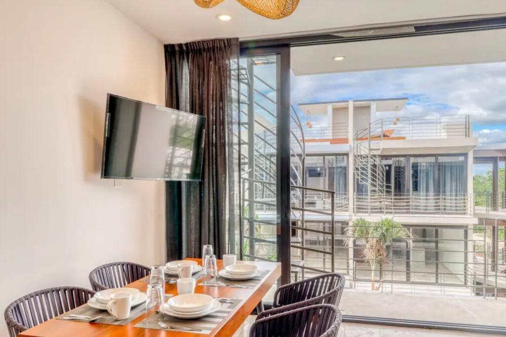 306 Amena 1br Penthouse W/ Gym & Private Pool/rooftop *