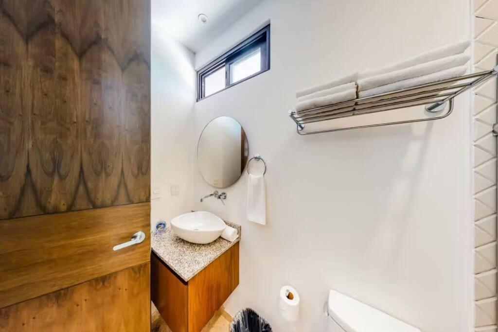 203 Amena, Minutes From The Sea Comfy 1br Apt W/gym *