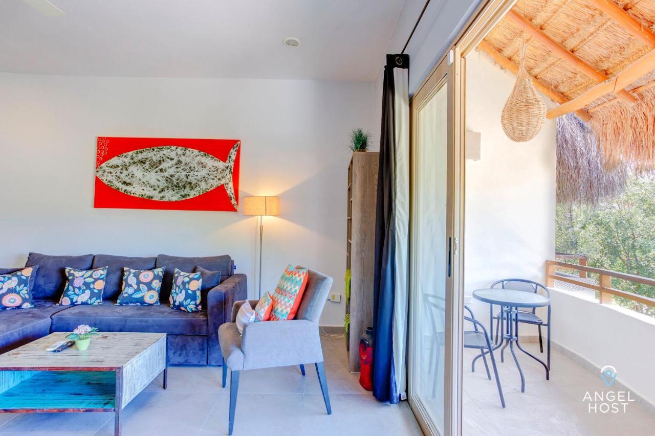 Complex With An Alluring Pool & Tropical Vibes By Stella Rentals! Apartamento *