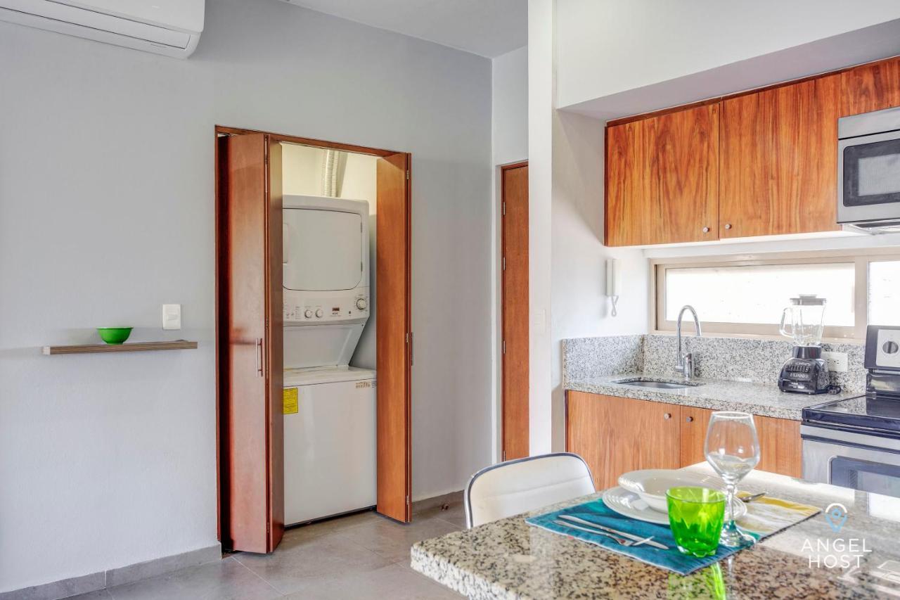 Complex With An Alluring Pool & Tropical Vibes By Stella Rentals! Apartamento *