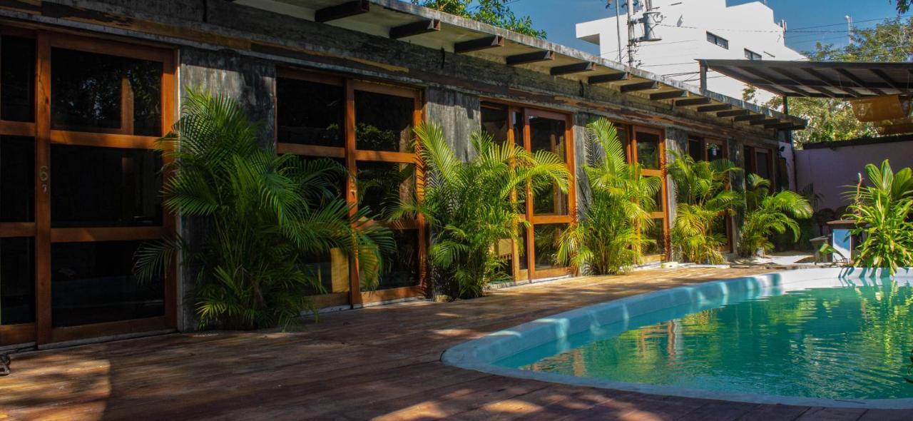 Studio 11 Hotel