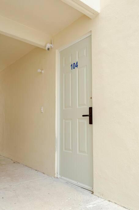 Cozy Oasis: 2-bedroom W/ Pool *