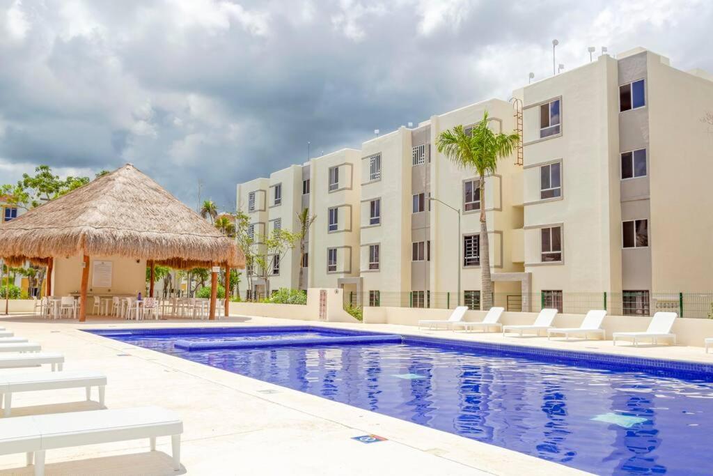 Cozy Oasis: 2-bedroom W/ Pool Apartamento *
