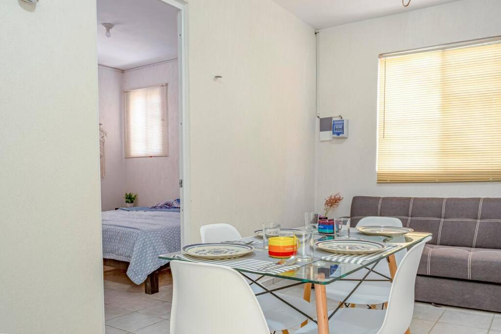 Cozy Oasis: 2-bedroom W/ Pool