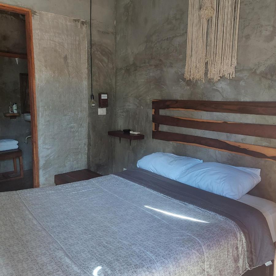 Studio 11 Hotel