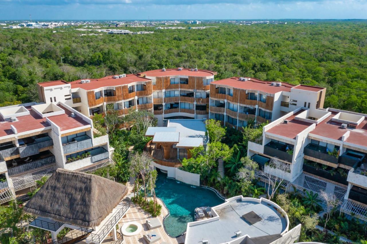 Adora Distinctive Residences Apartahotel