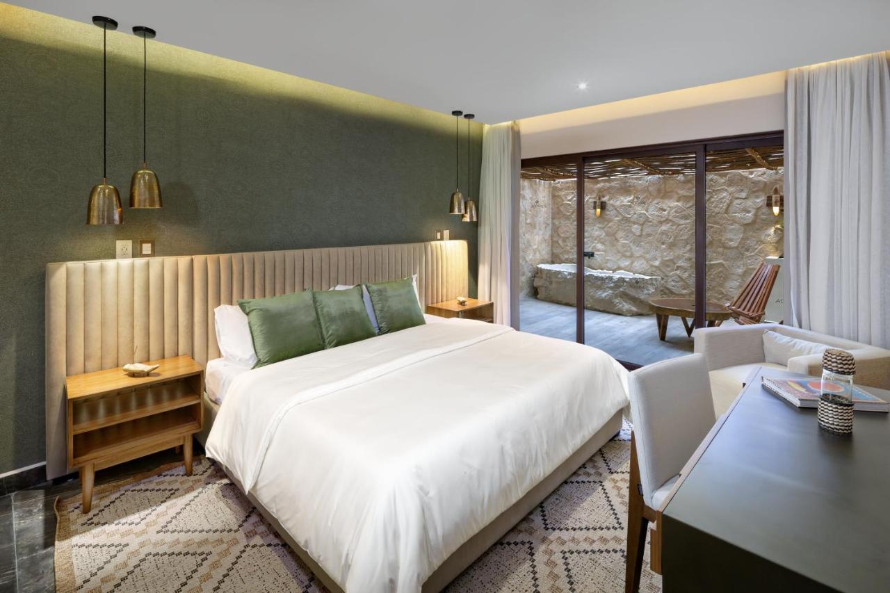 Adora Distinctive Residences Apartahotel