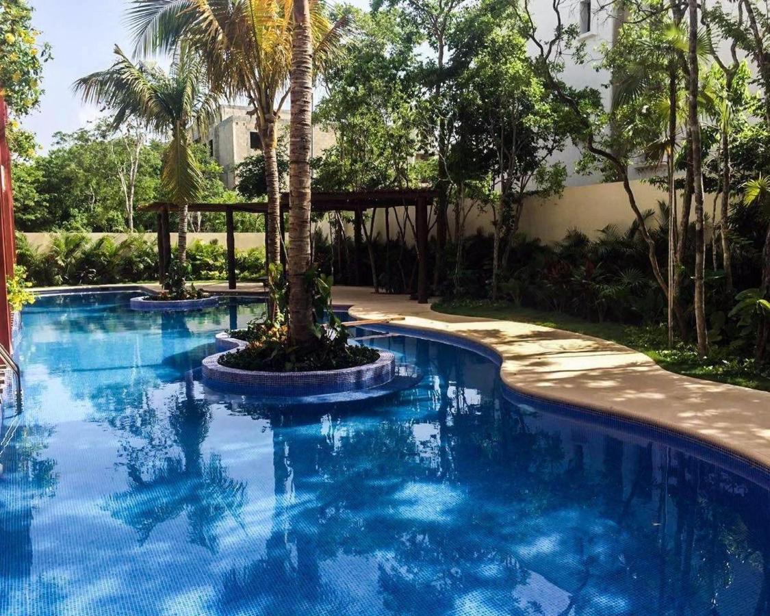 Swim Up- 2 Bdr & 2 Bike In