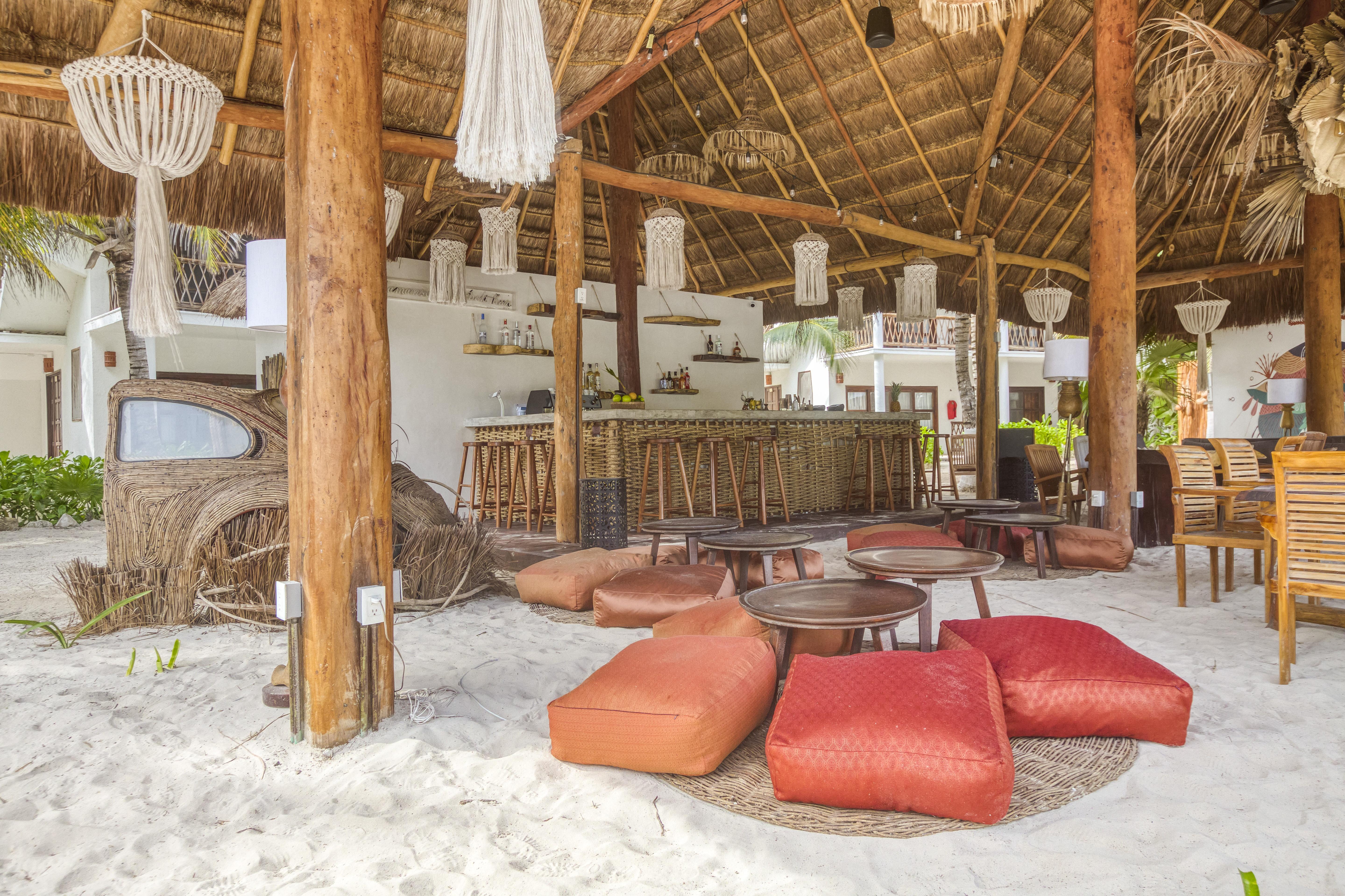 Hotel Lirios